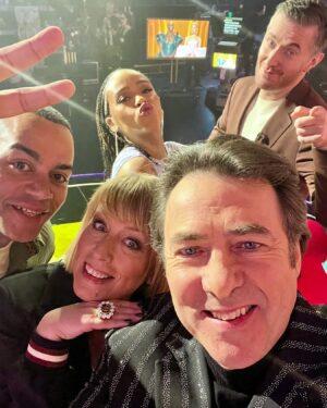 Jonathan Ross Instagram - The #Oscars selfie is back! 

#Oscars #oscars2024