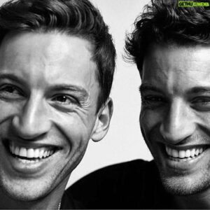 Jonathan Sampaio Instagram - I due gemelli..#positivevibes #goodvibesonly #sampaiotwins #portugal🇵🇹 #smilling @loicpeochstudio #paris