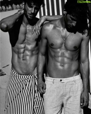 Jonathan Sampaio Instagram - Summer vibes @kevinsampaiotwin @goncaloclaro @dailycristina