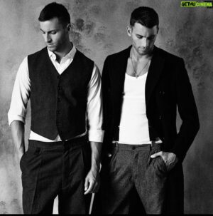 Jonathan Sampaio Instagram - Brothers in arms. @kevinsampaiotwin @deux.sampaio @dsectionmagazine  @dolcegabbana @dolcegabbana_man @frederico__martins