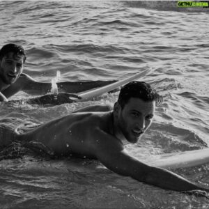 Jonathan Sampaio Instagram - Good morning let's start the day with some waves.. #donjon #donkev #lafamilia #sampaiobrother #surf @wammagazine @weare_models @goncaloclaro