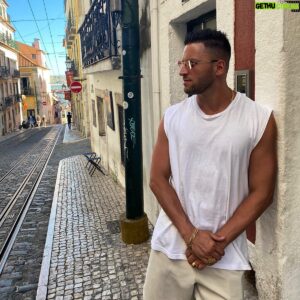 Jonathan Sampaio Instagram - Favela Chic Lisboa
