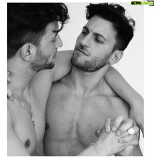 Jonathan Sampaio Instagram - “It takes two men to make one brother.” @bellsoto