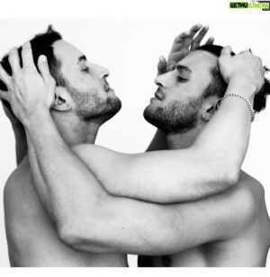 Jonathan Sampaio Instagram - “It takes two men to make one brother.” @bellsoto