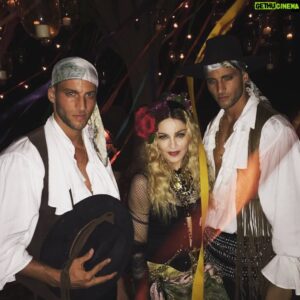 Jonathan Sampaio Instagram - Gipsy night,with the Queen..