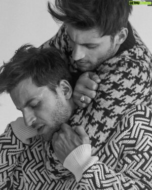 Jonathan Sampaio Instagram - Love is real.. #sampaiotwins #summer2018 #portuguesesoul #portugal #jonathanandkevin @kevinsampaiotwin @jonathanekevinsampaio