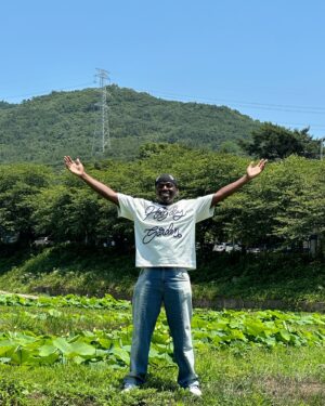 Jonathan Thona Yiombi Instagram - 느낀것이 많아 일기장에 기록했다 결론을 내리자면 나는 더 많은 곳에 가서 여러 사람을 만나고 더 많은 경험을 해야한다. 

부산광역시 기장군.. 기억하겠다.. 

안녕👋🏿