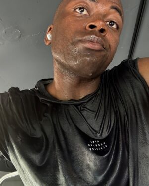 Jonathan Thona Yiombi Instagram - 토요일 전반전: 조나우두 아침에 홍천에서 멋진분들과 라이브커머스!
 마치고 천국의 계단 1시간을 올라 천국을 경험!
 따릉이 타고 잠시 용산 나들이!
 배고픔을 이기지 못해  달려서 맛있는 팬케익을 먹다!
 계획한 전반전이 잘 마무리가 되어 매우 기쁜 상태 
  후반전 매우 기대중!