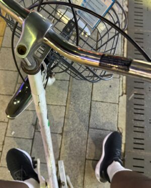 Jonathan Thona Yiombi Instagram - 감사한 하루를 보내던 와중에 문뜩 최근 꽃보다 남자 정주행을 하지 못했다는 사실이 생각이 나 러닝 하는 내내 내 머리가 나빠서를 들었다 이번에 또 정주행한다면 15번째로 보는 건데 시작하는 게 쉽지 않지만 이번 주말부터 다시 시작해야겠다 그나저나 지금 야식을 참을 수 있어야 아침에 가벼운 마음으로 일어날 텐데 매우 걱정이다 우유에 시리얼이 좋겠지?