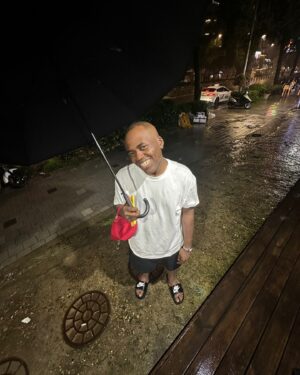 Jonathan Thona Yiombi Instagram - 오늘은 24년6개월 동안 흑인으로 살면서 듀렉의 정의 개념, 쓰는 법을 처음  알고 익힌 날이다.

;;;;;;;;;;