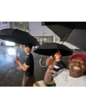 Jonathan Thona Yiombi Instagram - 오늘은 24년6개월 동안 흑인으로 살면서 듀렉의 정의 개념, 쓰는 법을 처음  알고 익힌 날이다.

;;;;;;;;;;