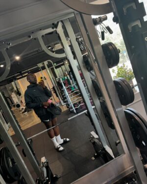 Jonathan Thona Yiombi Instagram - 붓기 빼는 최고의 방법은 운동인듯!