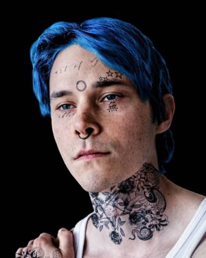 Jonathan Whitesell Instagram - Jonny Rae ⛼

"I know that I'm nothing like someone her family want me to be.
If I find a way, would you walk it with me?"

I felt inspired by the late Lil Peep's music and wanted to form how I'd look as a tattooed rapper... 🖤