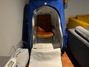 Jonnie Irwin Instagram - I can’t tell you how happy I am with the Hyperbaric Oxygen Chamber lent to me by @o2worx . It’s great for people with my condition but also for recovery from injuries and general wellness. I’m not gonna preach but if you’re interested Google it- you’ll be surprised!
This chamber is perfect for me, no feelings of claustrophobia and it’s just big enough to get my favourite comfy chair in it! I actually look forward to each session knowing that’s it’s doing me good whilst being able to do a bit of work (watching Netflix shhh!) I’m currently in it now! #hbot #hyperbaricoxygentherapy #netflix