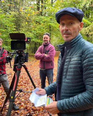 Jonnie Irwin Instagram - Good news to start the week, there’s a brand new episode of @escape_country airing tomorrow on @bbcone at 3 pm and it’s one of mine! I head down to Somerset and look at some fantastic rural properties in some beautiful locations. Plus I also get to visit a cider farm- perks of the job. Hope you enjoy! #countryside #somerset #cider #rural #property #countryside #bbciplayer #apples
