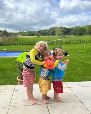 Jonnie Irwin Instagram - The best weather, best fun and the very best people for a few days away.