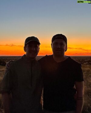 Jonny Fischer Instagram - Unheimlich beidruckende Usflug in d Kalahari. D Schönheit vo de Natur wo eim demüetig macht. #blessed #happy #überwältigt #kalahari #safari #southafrica #nature #instagay @michi_eats_out @tswalu
