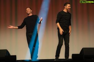 Jonny Fischer Instagram - Nach 60 Shows jetzt die erst Pause!! Danke allne wo cho sind!!! Danke mim liebe Fründ @manu_burkart_77 , merci @keepcoolproduktion @plan_b_entertainment @bbmproductionsag @schaible.didi @tobsen.dgn @silvio_kunze @samy.delux64 @kateriin_e @schweig_air @_bastianschweiger @rene_tanner_festhalter @edgar_lehmann …. Freued üs scho uf d Summershows und uf d Herbst-/Früeligstour 2024/25…
Weles isch dini Lieblingsnummere ide aktuelle Show? #bucketlist #comedy #stage #lovemyjob #passion #swiss