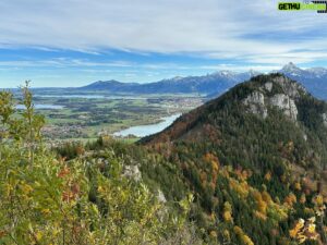 Jonny Fischer Instagram - Herbst im schönen Allgäu, mit meinem Lieblings-Prinzen… @michi_eats_out @hanusel.hof #allgäu #schlossneuschwanstein #bayern #schlosshohenschwangau #herbst #love #gaylove #gaycouples