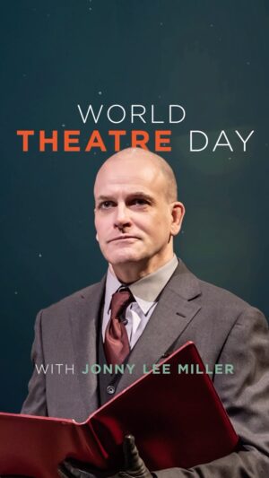Jonny Lee Miller Instagram - Happy #WorldTheatreDay! 
We spoke with @jonnylmiller on the importance of theatre to him. 

Watch here 📽️

#AMirrorPlay