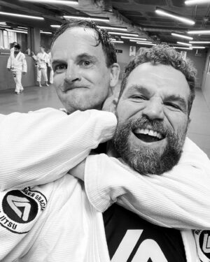Jonny Lee Miller Instagram - Sad to be leaving the awesome people at @rogergracieacademy as I head home. Friendly place, world class instruction, with actual jiu jitsu legends walking the halls. Aside from that, walking into a martial arts gym is a wonderful way to connect to a place/city in ways you never imagined.
Oss. 👊🙏