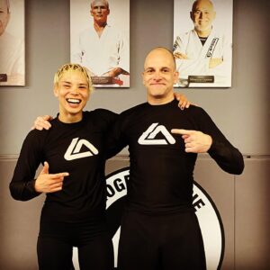 Jonny Lee Miller Instagram - Great training today with the powerful @grandmasterhan @rogergracieacademy #notthefaceigotworklater #nogi #jiujitsu