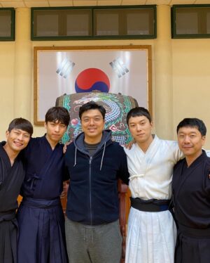 Joo Jong-hyuk Instagram - 영화 ‘만분의일초’
부천판타스틱영화제 
#작품상 #왓챠상 !!!!!!🤘