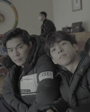 Joo Jong-hyuk Instagram - 영화 ‘만분의일초’
부천판타스틱영화제 
#작품상 #왓챠상 !!!!!!🤘