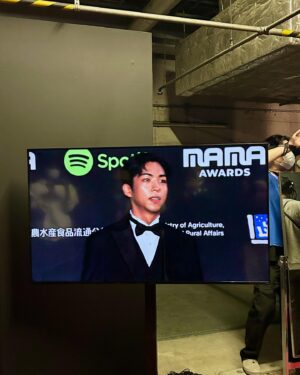 Joo Jong-hyuk Instagram - 초대해 주셔서 감사합니다.

#2022mamaawards 

다음엔 안떨고 해볼게요