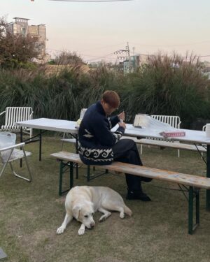 Joo Won Instagram - 뒤집어 신아
총각네고기가게
솥뚜껑삼겹살
군고구마
고양이 낚시대