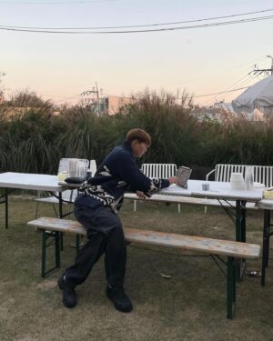 Joo Won Instagram - 뒤집어 신아
총각네고기가게
솥뚜껑삼겹살
군고구마
고양이 낚시대