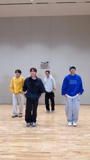 Joo Won Instagram - #GodOfMusic 🤟 with #주원 배우님
#JEONGHAN #DK #SEUNGKWAN
#SEVENTEEN #세븐틴
#음악의신 #SVT_GodOfMusic