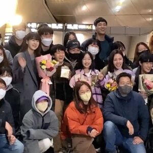 Joo Ye-rim Instagram - 잠시후 #그린마더스클럽 마지막방송🥹
.
내딸 내아들하며 항상 잘챙겨주시고 좋은얘기도 많이해주시는 정말 마음이 따뜻한 추자현배우님💕 어려운씬도 잘이끌어주셔서 감사했습니다
.
엄마들보다 아이들을 더 잘이해하고 소통하시는 라하나감독님💕 
너무나도 좋은 그마클 친구들을 많이사귀어서 고마웠어요 상위초 1-3친구들💛 
.
모두 #고생하셨습니다 #감사합니다 #본방사수
💜오늘밤 10:30 #jtbc