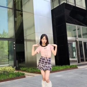 Joo Ye-rim Instagram - 소은맘이찍어준 릴스..는 이렇게찍는거라며ㅋ
#아일릿 #magnetic
