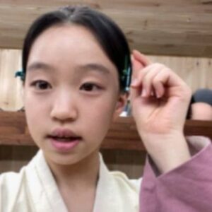 Joo Ye-rim Instagram - 혼자서도 잘노는 죽향🩷

#셀카 #용량부족