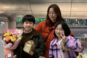 Joo Ye-rim Instagram - 잠시후 #그린마더스클럽 마지막방송🥹
.
내딸 내아들하며 항상 잘챙겨주시고 좋은얘기도 많이해주시는 정말 마음이 따뜻한 추자현배우님💕 어려운씬도 잘이끌어주셔서 감사했습니다
.
엄마들보다 아이들을 더 잘이해하고 소통하시는 라하나감독님💕 
너무나도 좋은 그마클 친구들을 많이사귀어서 고마웠어요 상위초 1-3친구들💛 
.
모두 #고생하셨습니다 #감사합니다 #본방사수
💜오늘밤 10:30 #jtbc