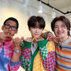 Joon Park Instagram - 요오우~ 울손호쓰랑 재중쓰랑 "재친구" 에서 수다쓰~ 유튜브 기릿~ 빼애앰!
Yo~ with my lil Bro Hoi and JaeJoong on his Youtube program "재친규" Git it! BBBAAAMMM!!!
#지오디 #fangod #박준형 #김재중 #g5d #동방신기 #JoonPark #ParkJoonHyung #SonHoyoung #KimJaeJoong #재친구 #요오우다들옷이알록달록새록대록차암나 #오랜만의옛날이야기좋왓던시절이야기인생이야기과거가없음지금도없찌몬쥐알쥐기릿 #Koreanboy #band #Koreanidol #kVariety #Kculture #SeoulKorea #Kpop