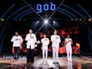 Joon Park Instagram - 요오우~ 드뎌 오늘밤쓰 8:50pm on KBS 몬쥐알쥐? 우리콘서트가 펼쳐진다 메에엔! 그니깐 그날못온꼬맹쓰들 꼭챙겨봐글구 왓떤꼬맹쓰들은 몃명씩이나 카매라에잪희는지 차자보는재미두잇어 ㅋㅋㅋ옛날생각추억들떠올를꺼야 진심쓰^^ 아글구 울 fangod official fanclub어재오픈해서 우리만의집이 우리가족들이꽉꽉채워지구있어서 넘행복쓰! 그니깐 울 하늘색꼬맹쓰들 하늘색풍선이랑 하풍봉들챙기구 추석연휴는 울컨서트로 출발쓰! 다들안전하구 즐검추석쓰 기릿 뻬에엠!!!
Yo~ Finally TONIGHT on KBS at 8:50pm KST KBS Big Show god Concert will be airing! YES FINALLY OUR CONCERT in full Tonight on KBS 8:50pm so stay tuned in and lets kick off the Lunar ThanksGiving Weekend with a BLAST! And since we officially ooened our fangod fanckub yesterday our house has been getting filled with our skyblue faniky and am sooo happy! So all of you fangod fam gather uo and pull out your skyblue balloons and lightsticks and lets kick off the Lunar Thanksgiving with a BBBAAAMMM!!!^^
#지오디 #fangod #박준형 #운계상 #안데니 #손호영 #김태우 #g5d #JoonPark #ParkJoonHyung #YoonKyesang #AhnDanny #SonHoyoung #KimTaeWoo #godConcert #지오디콘서트 오믈밤850pmKBS지오디콘서트 #다들추석연휴즐겁구안전하개글구운전하는분들다들꼭조심들하구조름운전하지말구음주운전음저얼대금지몬쥐알지다들가족들과즐겁구안전하개 #HappyLunarThanksgiving #추석 #추석연휴 #지오디곤서트 #지오디kbs콘서트 #KpopConcert #우리팬쥐꼬맹쓰들말잘드러서앞으로좋운소식들더만을꺼니깐근냥다들건강만해알앗찌빼애앰 #Korea #Seoul #KoreanBoy #band #SeoulKorea #Kpop