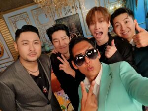 Joon Park Instagram - 요오우~ 옛날붓터 나의리틀부라덜들과함깨 굿타임쓰~ 빼애엠!!!
Yo~ With my Old Time Lil bros from the Good ole Days~BBBAAAMMM!!!
#지오디 #fangod #박준형 #부라이언 #타블로 #투컷 #암컷 #미쓰라 #g5d #FlyToTheSky #EpikHigh #JoonPark #ParkJoonHyung #BrianJoo #Tablo #TwoCut #Mizra #에픽하이 #xyob #역쒸옛추억들함깨민든동생들과시간보내면서옛추억이야기하는개재일루젬나진심OldTimesAreTheBestTimes^^ #다들즐겁구안전한주말쓰 #Koreanboy #band #KoreanVariety #Kvariety #Kpopidols #KoreanIdols #KoreanHipHop #SeoulKorea #Kpop