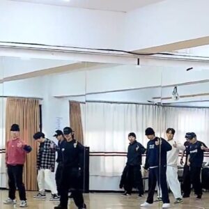 Joon Park Instagram - 요오우~ 마이리틀부라덜들 기대 만빵쓰! 기릿! 빼애앰!!!
Yo~ My lil bros on FIRE! BBBAAAMMM!!!
#지오디 #fangod #박준형 #윤계상 #안데니 #손호영 #김태우 #g5d #JoonPark #ParkJoonHyung #YoonKyesang #AhnDanny #SonHoyoung #KimTaeWoo  #god가쨩이야 #LightitUP #Smoke #godMasterpiece #SeoulKorea #Kpop