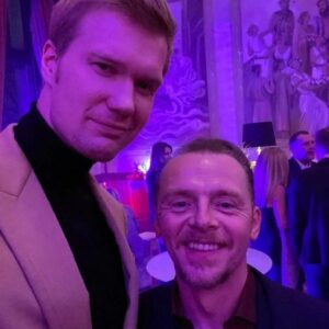 Joonas Suotamo Instagram - My friend @simonpegg has joined Instagram! Let's welcome him by helping him gain some followers and-- oh wait, he has ALREADY surpassed me in followers 😂