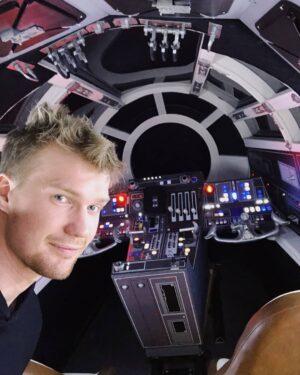 Joonas Suotamo Instagram - Happy Sunday and may the Force take you great places this coming week! This was taken at the Solo press tour, they built an awesome Falcon for the press to enjoy! My man Sonny Merchant was there as well, taking care of all the props. We even had time to play a round of Holochess. For some reason Sonny seemed to want me to win. 😅