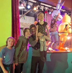 Jophielle Love Instagram - FNAF @fnafmovie photo dump … Enjoy these new shots. Looking fwd to this year’s new adventures. #fnaf #emmatammy #jophiellelove #fnafmovie #ghostkids #ghostkid5 #susie @adylan1 #scottcawthon