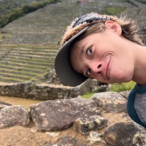 Jophielle Love Instagram - I have to say …It was pretty amazing to be able to go with my family to Peru and discover Machu Picchu! The people, the alpacas , the lost temple … taking the train through the jungle … We hab an epic time ❤️ #peru #machupicchu #adventure #familyadventures #alpaca #temple #jophiellelove