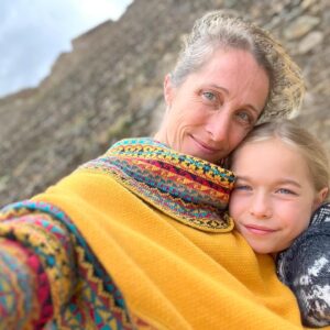 Jophielle Love Instagram - I have to say …It was pretty amazing to be able to go with my family to Peru and discover Machu Picchu! The people, the alpacas , the lost temple … taking the train through the jungle … We hab an epic time ❤️ #peru #machupicchu #adventure #familyadventures #alpaca #temple #jophiellelove
