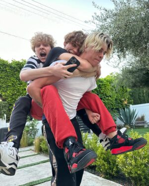 Jordan Clark Instagram - No man left behind #bestfriends