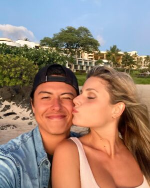 Jordan Connor Instagram - Happy happy birthday my love!! I am so proud of the incredible, strong and beautiful woman that you are. I’m so lucky to call you my wife, my partner in life and my best friend. I can’t wait to see what this year has in store for you. It’s going to be the best yet. I love you with all my heart! HAPPY BIRTHDAY! ❤️🎉🥳🎁🎊