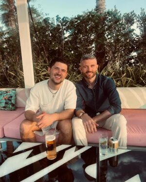 Jordan Davies Instagram - Dubai may been a stormy one, but that doesn’t stop us 🤣😎 

Next up is ladies day at @fivepalmjumeirah on Thursday 😎🎧 see you all there where the sun is finally shinning again