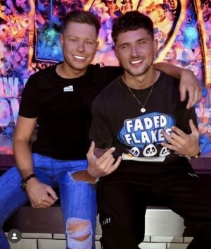 Jordan Davies Instagram - WE HAVE A WINNER 🍹

Not only is it national cocktail day but it’s also our competition winner day (which wasn’t planned 🤣)

If you head over to @sunset.juicee page now our winner is revealed where you’re going to get a sunset juicee package delivered to your door & 3 @summersetfestofficial festival tickets for you and your mates 🎪

Summerset festival has a huge line up with @djalfiecridland headlining & you’re gonna get to mingle with the artists & enjoy some sunset juicee with us too 💥 We’ve got another competition coming soon but for now, let’s  get those Cocktails ready to celebrate🍹
