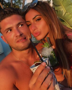 Jordan Davies Instagram - Happy Valentine’s Day ❤️ 

You’re my lobster 🦞  Although judging by the colour of my skin in some of these photos it’s probably the other way around. 

You’re the best thing to ever happen to me & I wouldn’t change anything for the world ❤️ Here’s to making plenty more memories in 2024 & probably plenty more animals for our mini farm 🐑🐐🐔